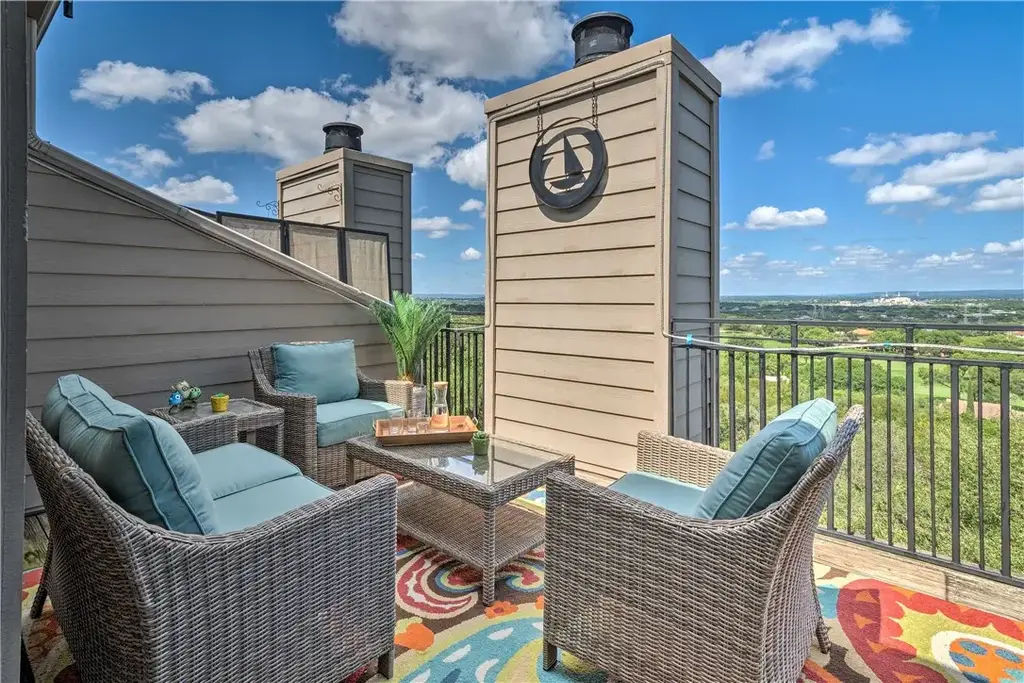 307 Poker Chip Drive 122, Horseshoe Bay