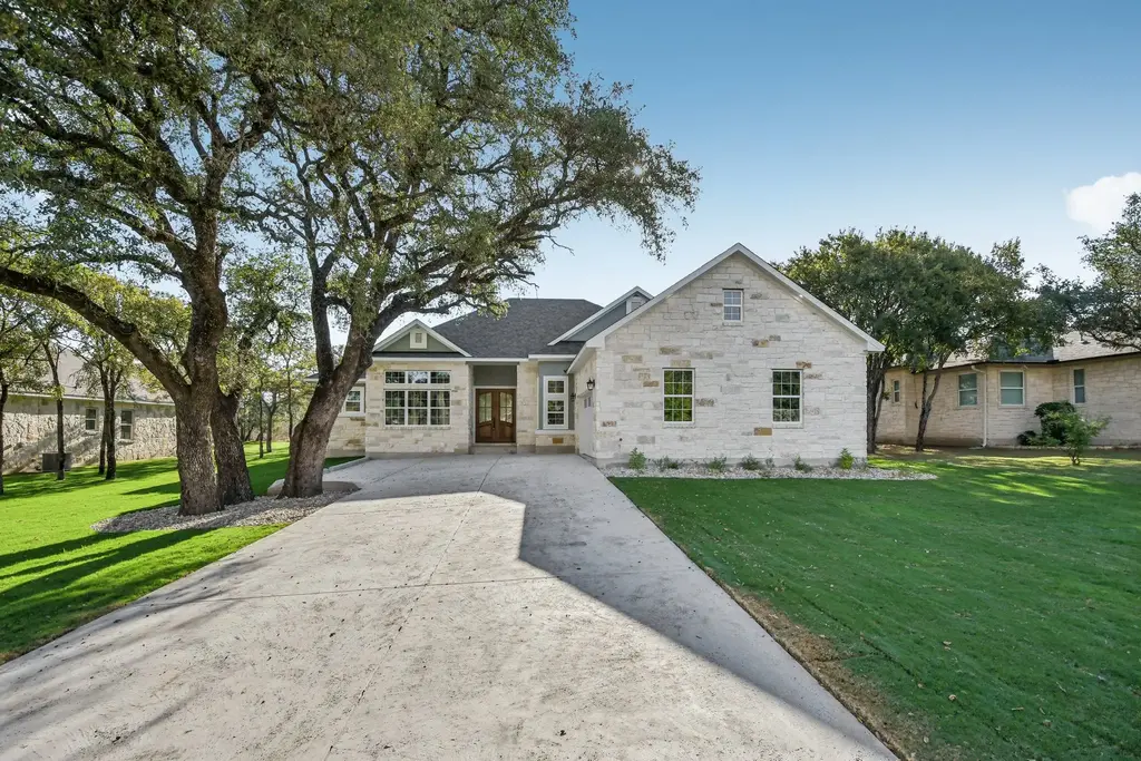 242 Sunday Drive, Burnet