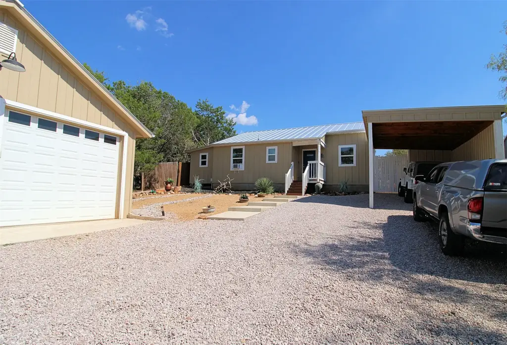 209 Lakevista Drive, Burnet