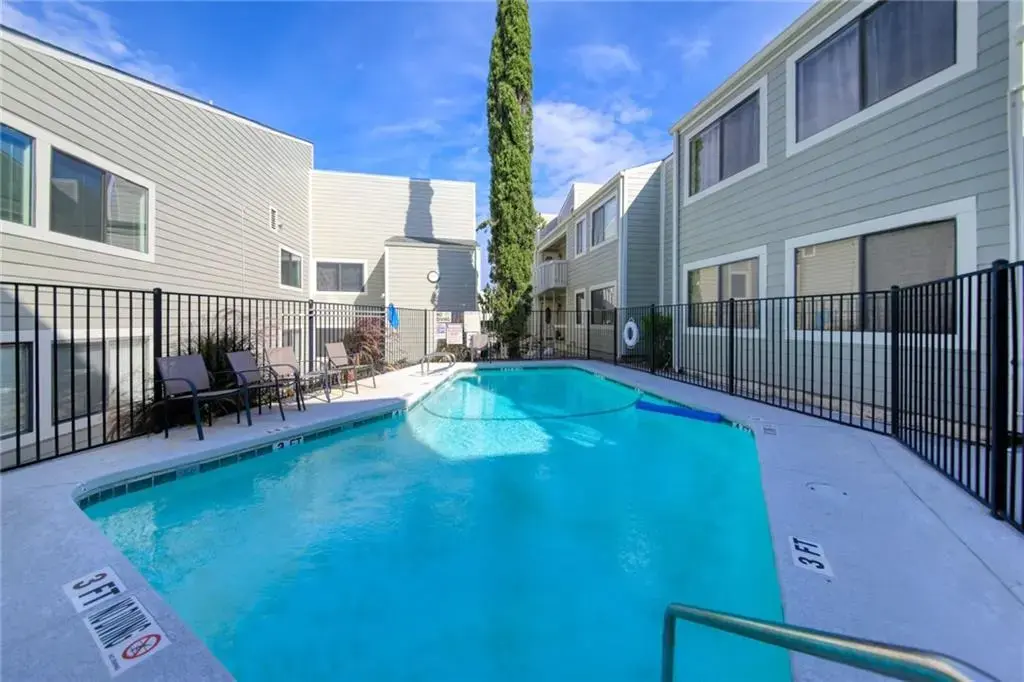 5801 Thunderbird Street B-20, Lago Vista