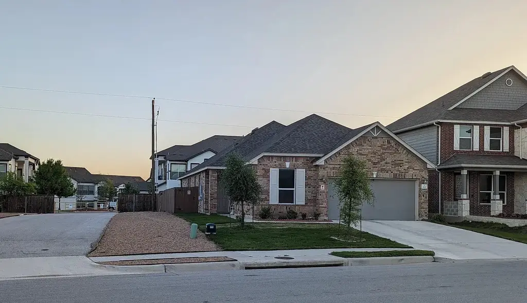 612 Ayinger Lane, Austin
