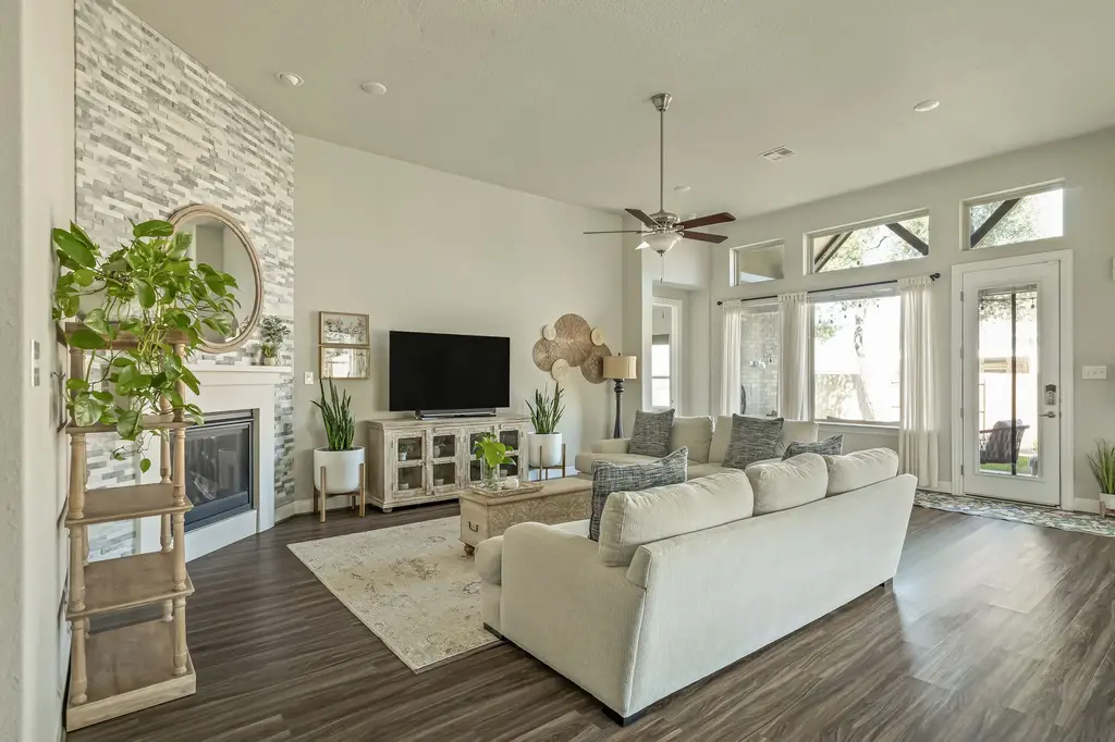 2021 Bear Creek Drive, Leander