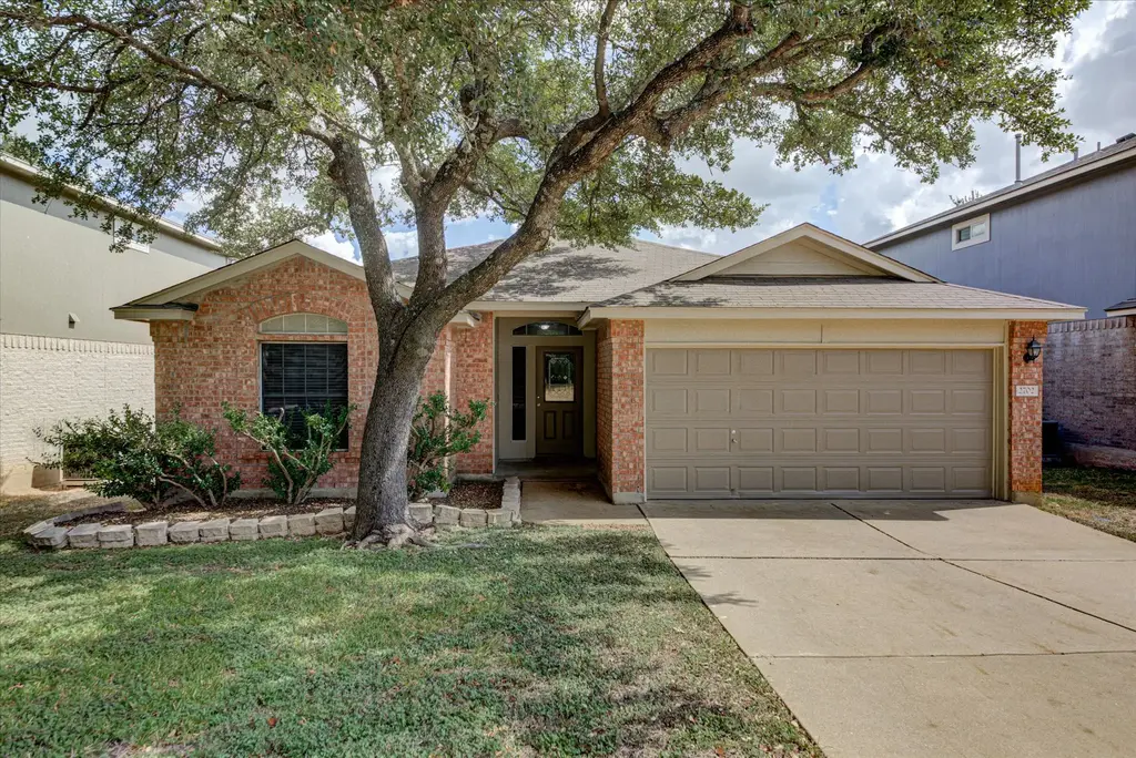 2702 Greenlee Drive, Leander