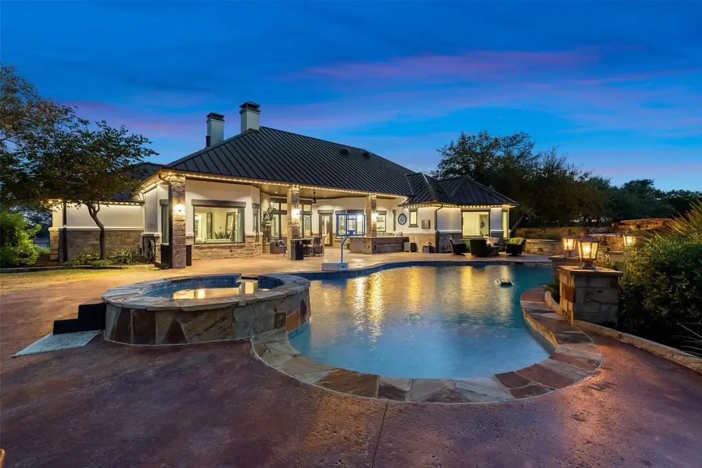 2700 County Road 282 Road, Leander