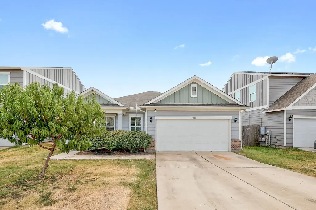 13909 Sherri Berry Way, Manor