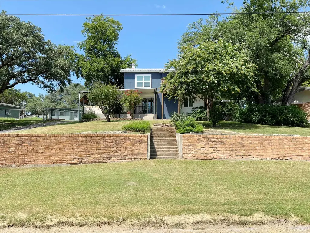 425 Woodland Point Road, Belton
