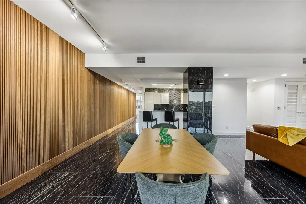 901 W 9th Street 401, Austin