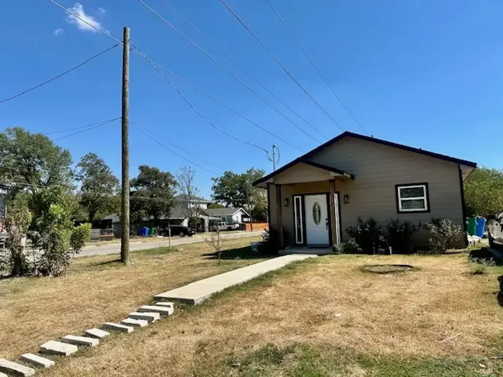 501 Maple Street, Taylor