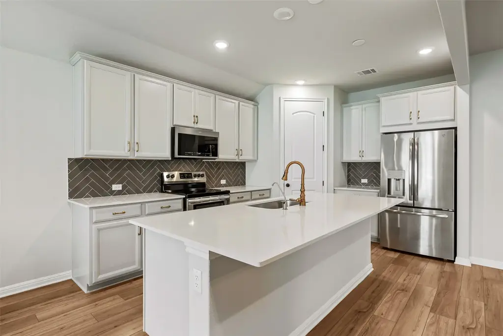 208 Golden Gate Lane, Kyle