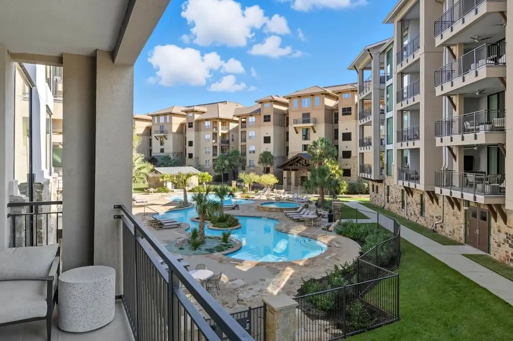 82 Island Drive 8202, Horseshoe Bay