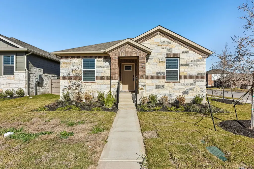 121 Rock Daisy Trail, Hutto