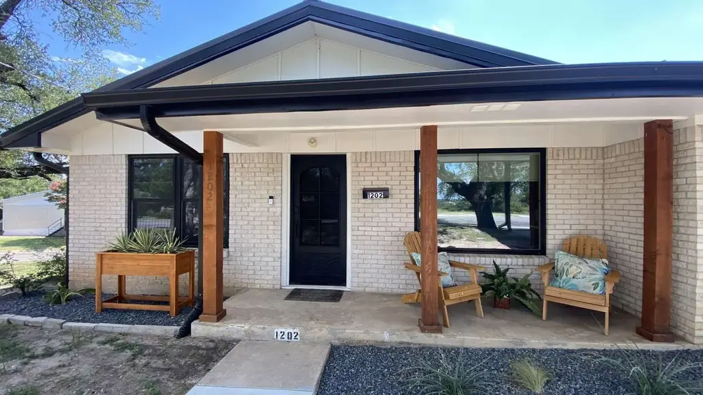 1202 Nix Road, Lampasas