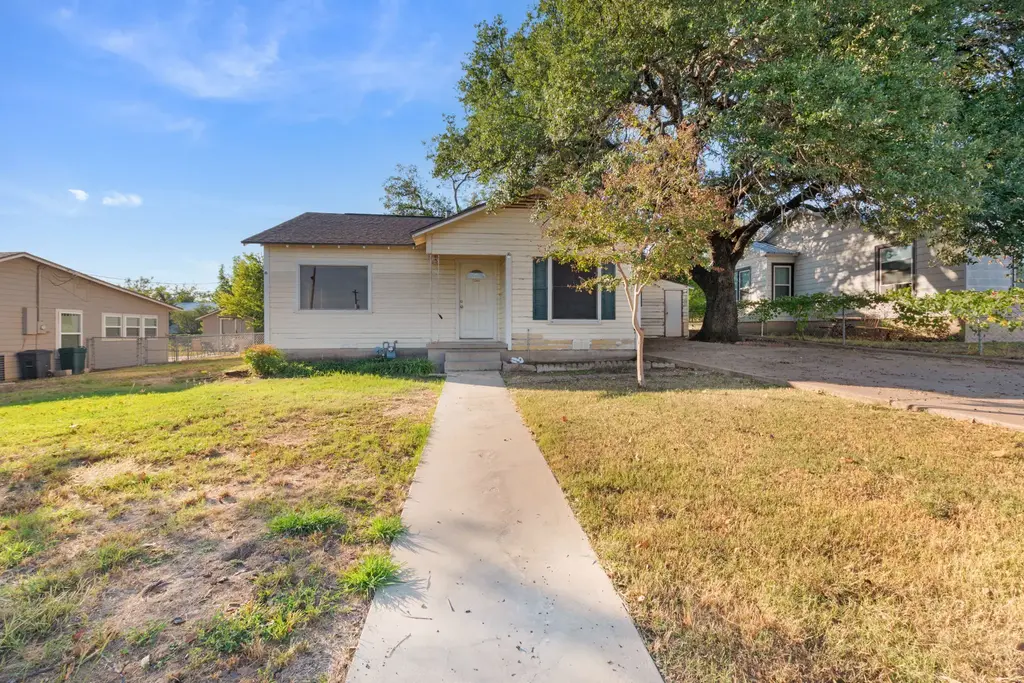 18 Del Norte Street, Lampasas