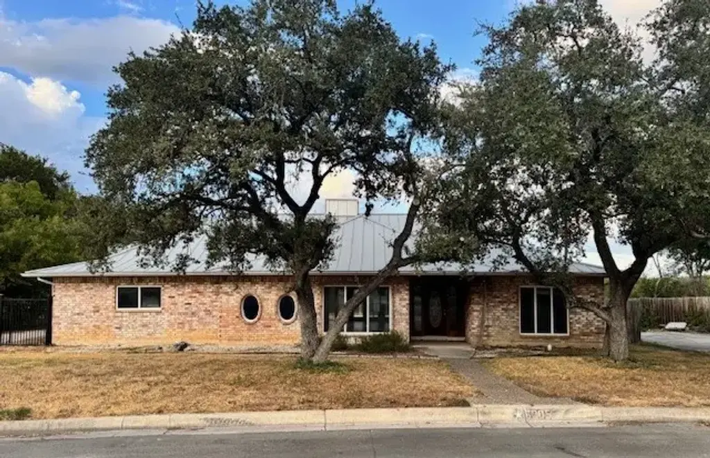 6005 Covers Cove, New Braunfels