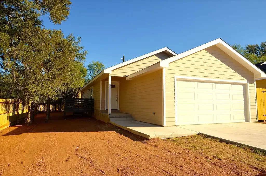 1517 Navajoe Trail, Kingsland