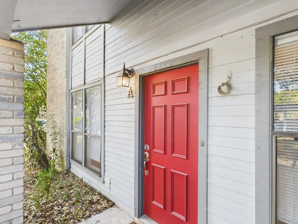 8502 Lyndon Lane A, Austin