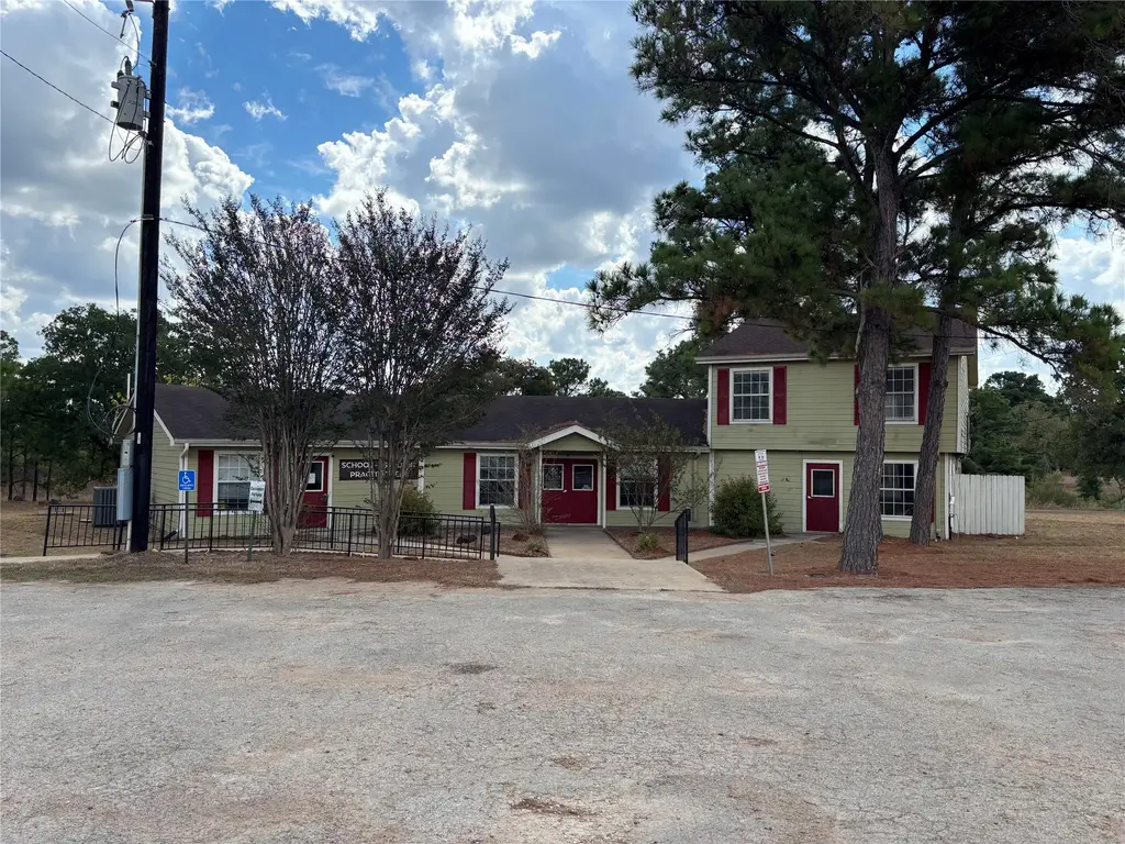106 Conference Drive, Bastrop