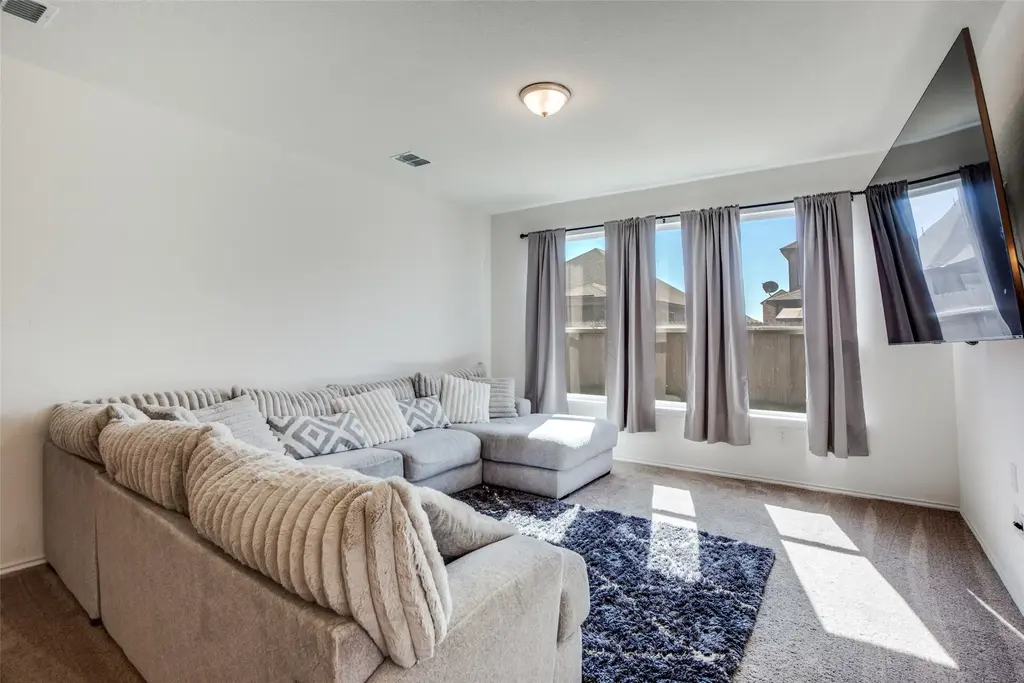 211 Pitkin Drive, Lockhart