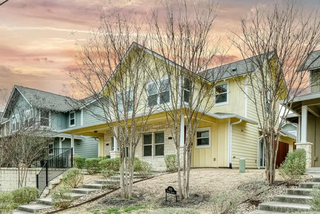 605 Pecan Avenue 3, Round Rock