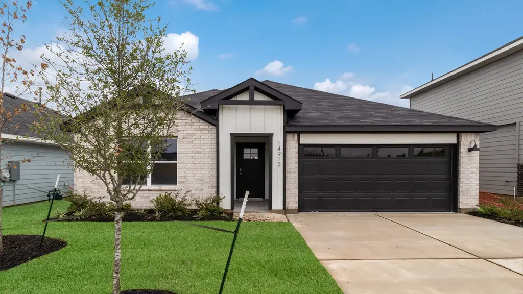 18016 Purple Top Lane, Manor