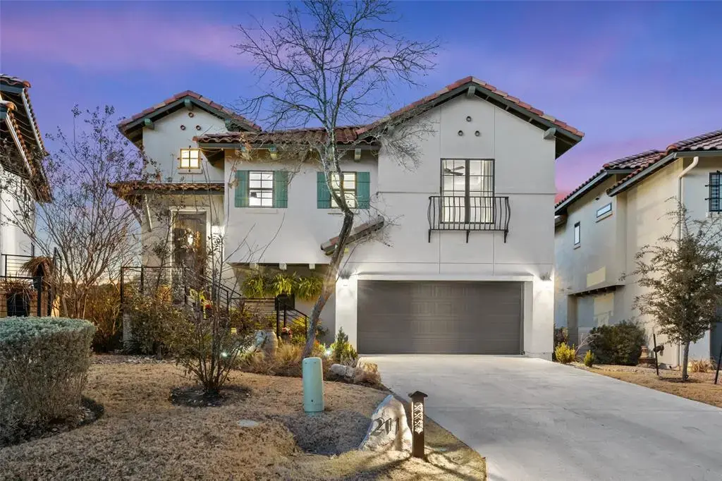 211 Honey Creek #6 Court, Austin