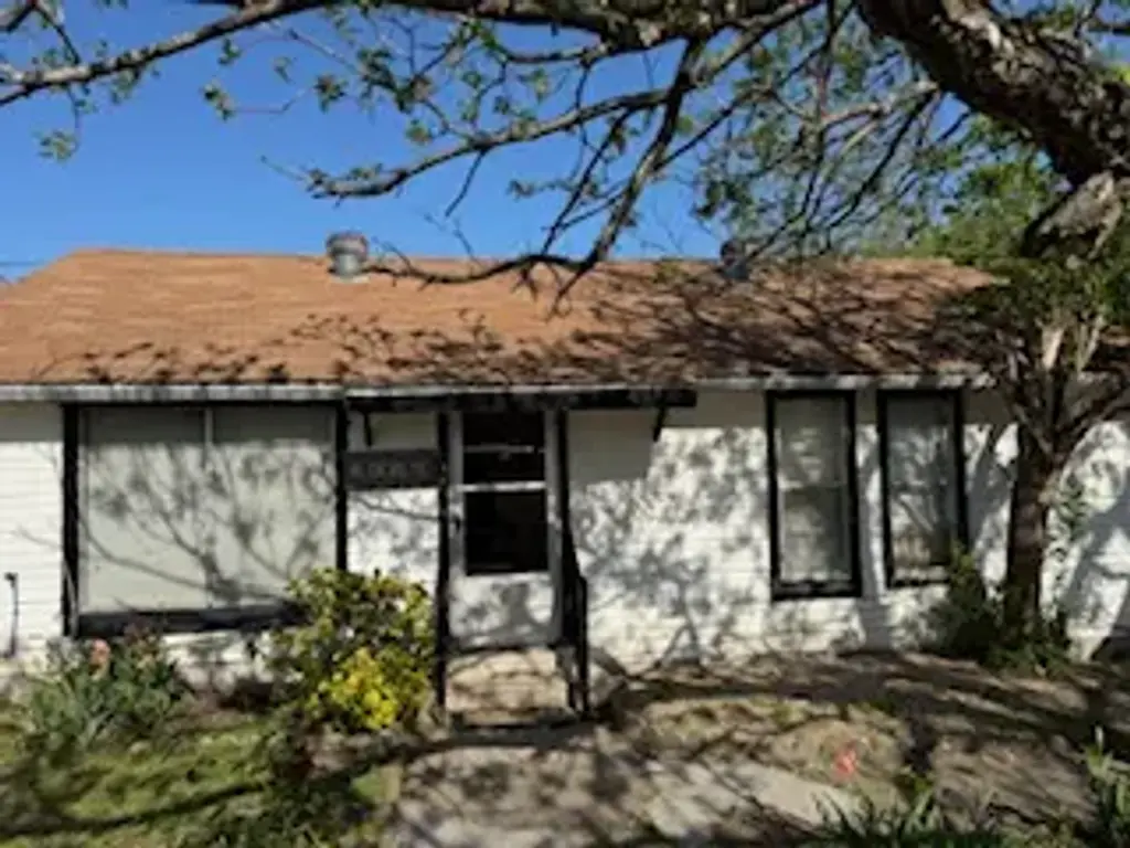 109 Tennessee Street, Taylor