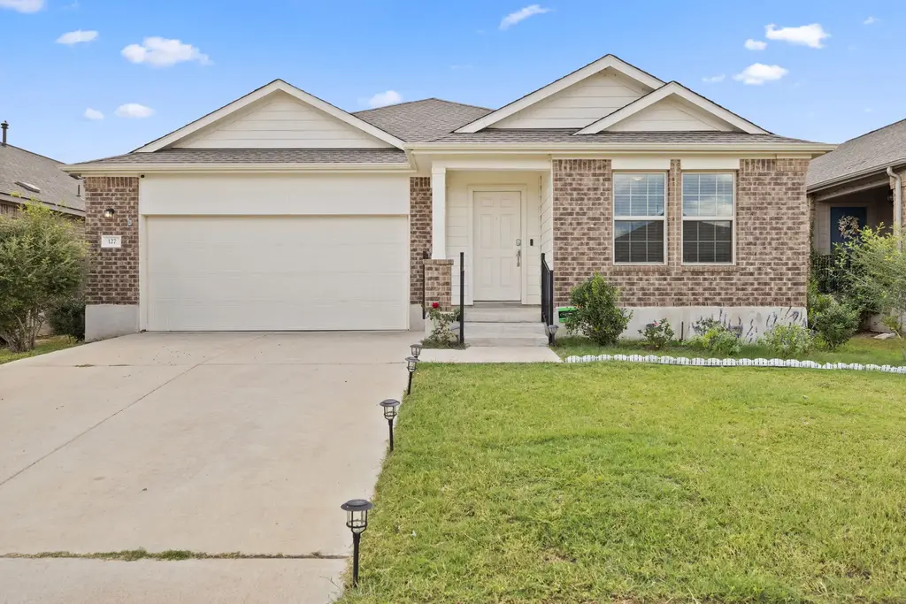 127 George Kimble Cove, Bastrop
