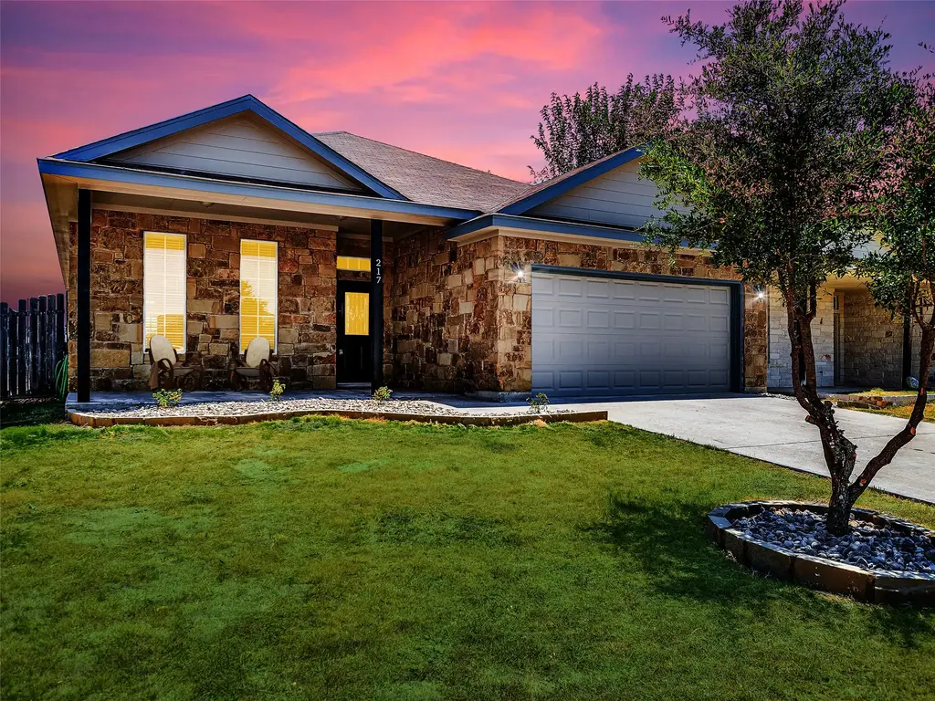 217 Geode Lane, Jarrell