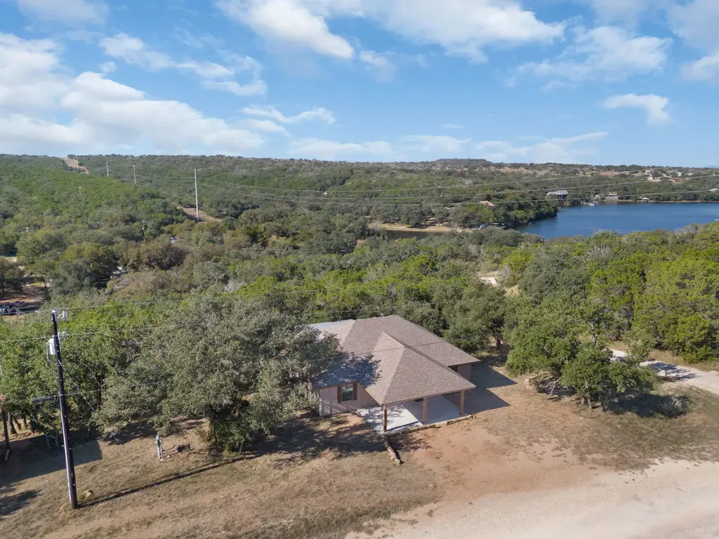 211 Crestview, Burnet