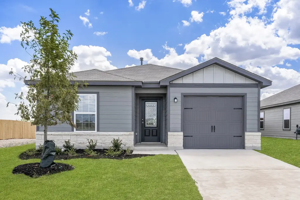338 Low Pasture Trail, Maxwell