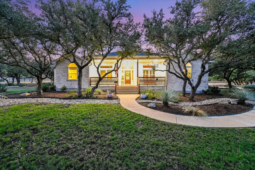 786 Ranchers Club Lane, Driftwood