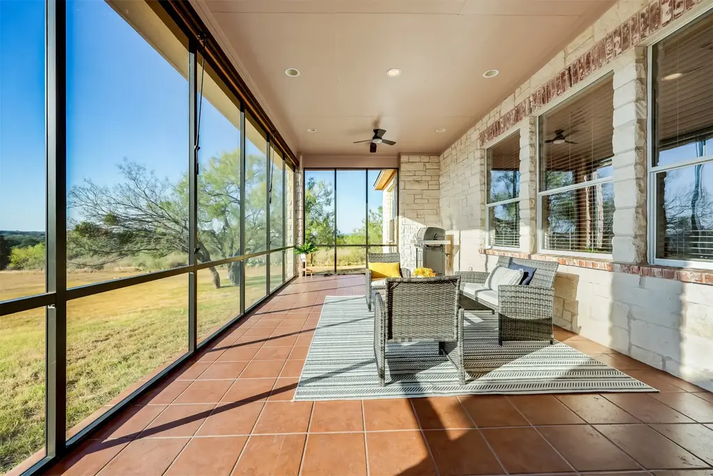 104 Running Brook Trail, Spicewood