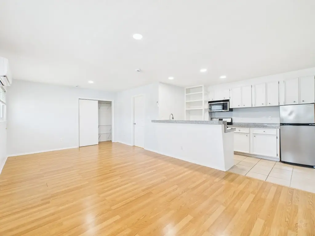 304 E 33rd Street 26, Austin