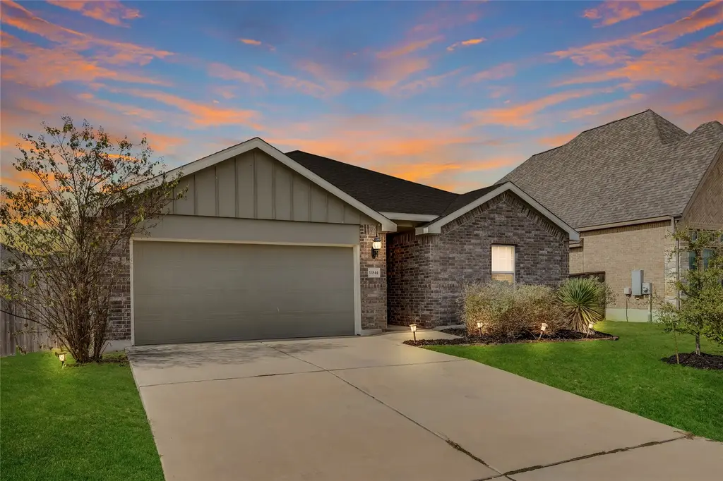 13844 Arbor Hill Cove, Manor
