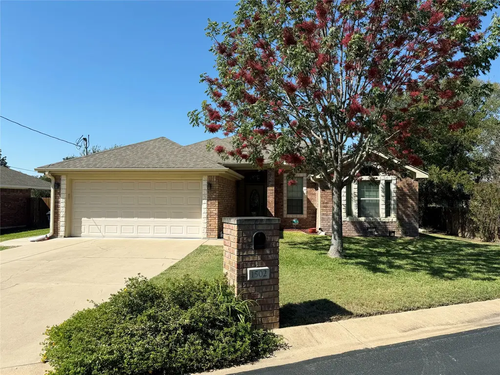 1502 Hamilton Street, Burnet