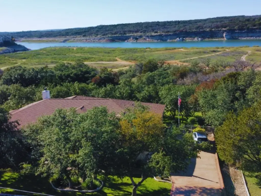 21510 Lakefront Drive, Lago Vista