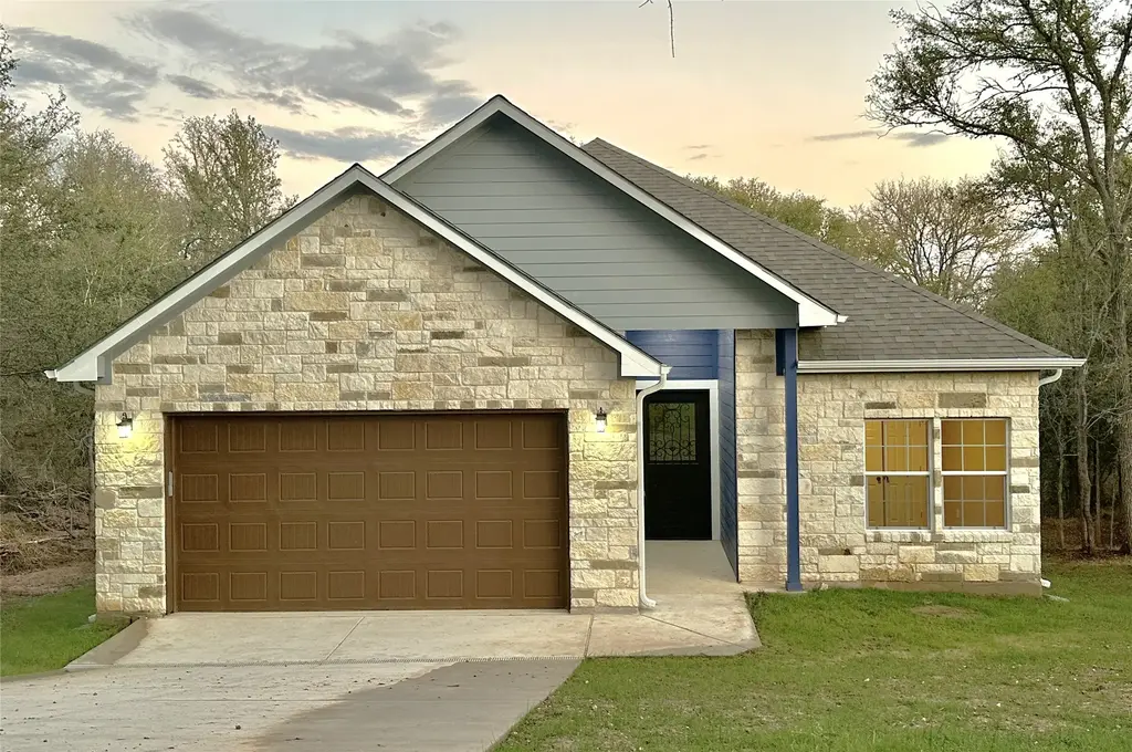 105 Diamond Head Drive, Bastrop