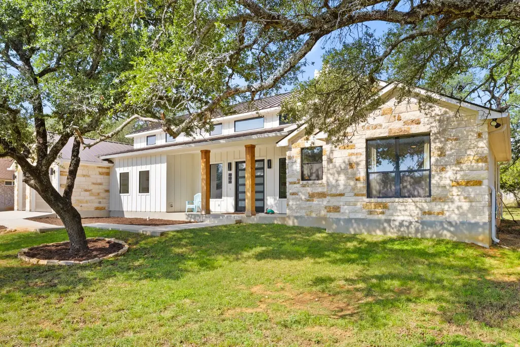 114 Winding Oak Drive, Johnson City