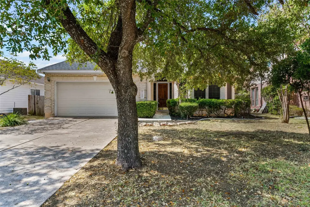 1307 Laurel Glen Boulevard, Leander