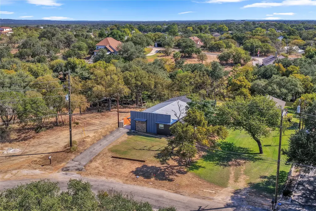 111 W Lakeshore Drive, Sunrise Beach Village