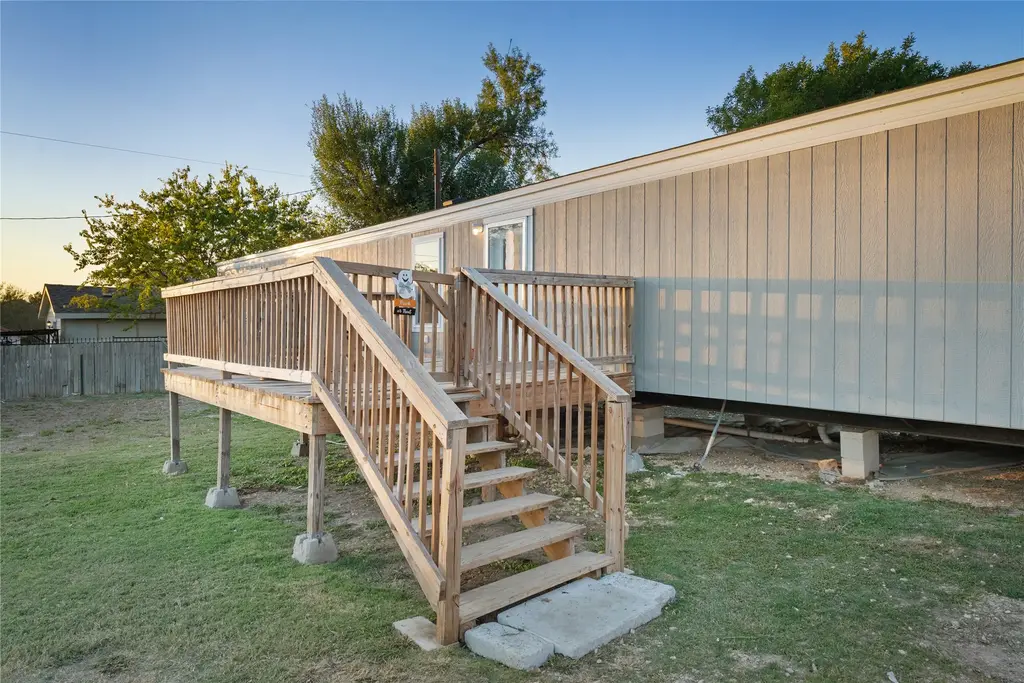 304 Regina Drive, Buda
