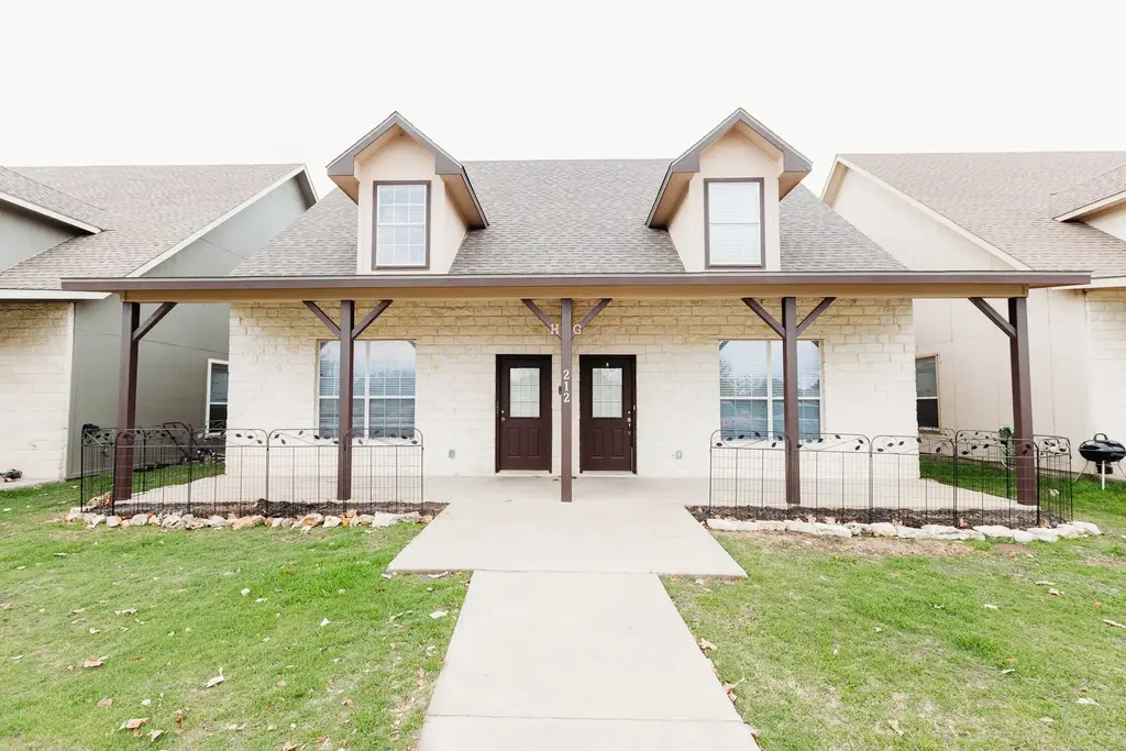 212 Sandstone Drive H, Jarrell
