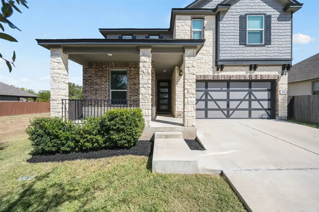 214 Saranac Drive, Elgin