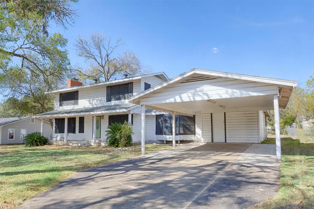 909 Eilers Street, Schulenburg