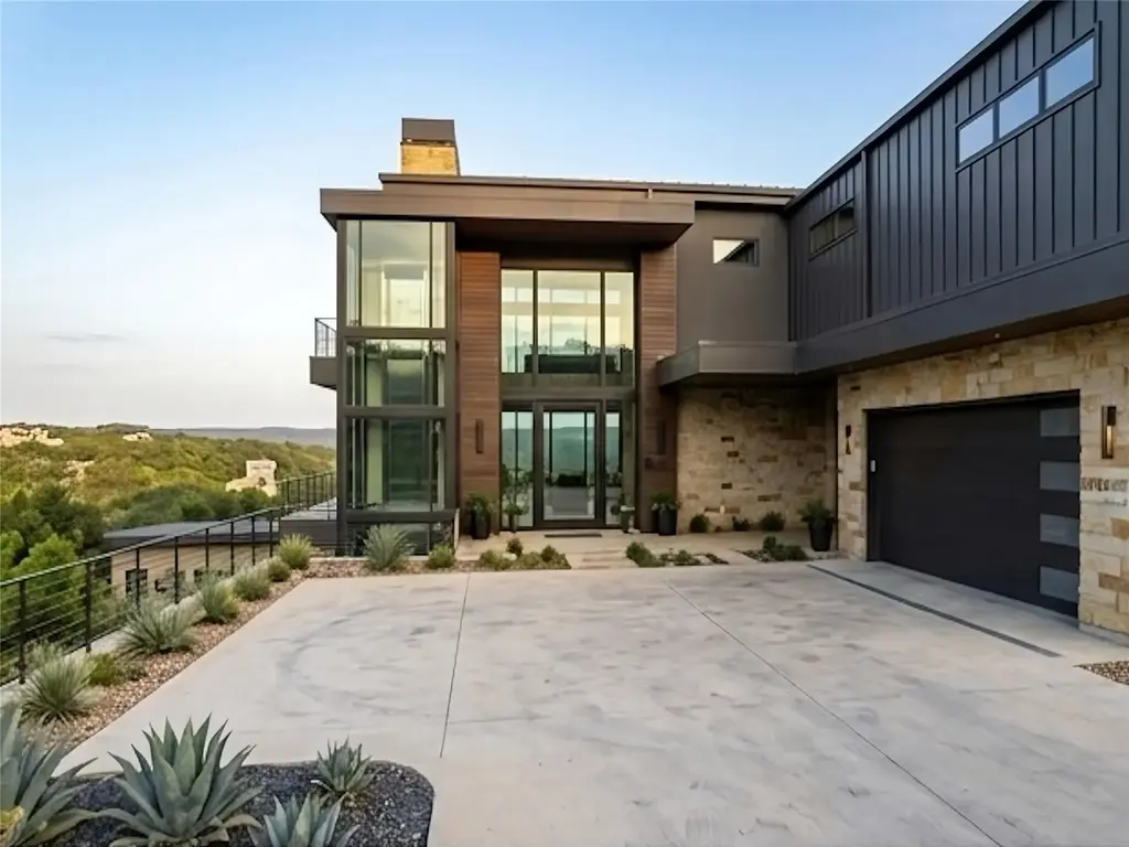 13910 Saskatchewan Drive, Austin