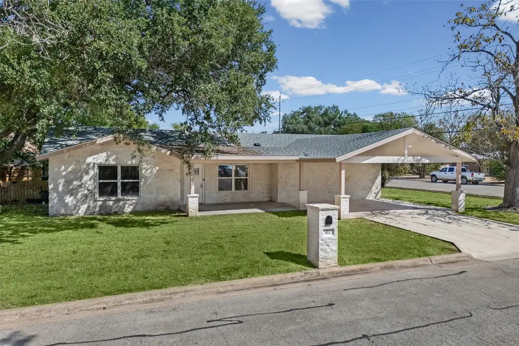 412 Oak Street, Bastrop