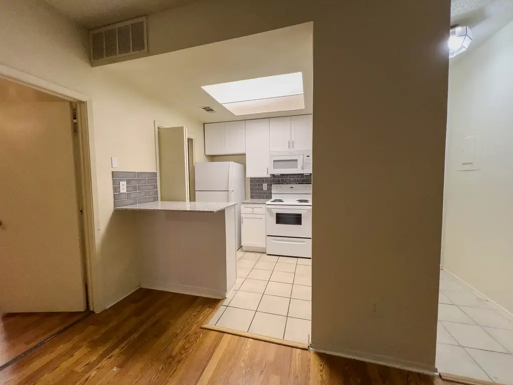 806 W 24th Street 130, Austin