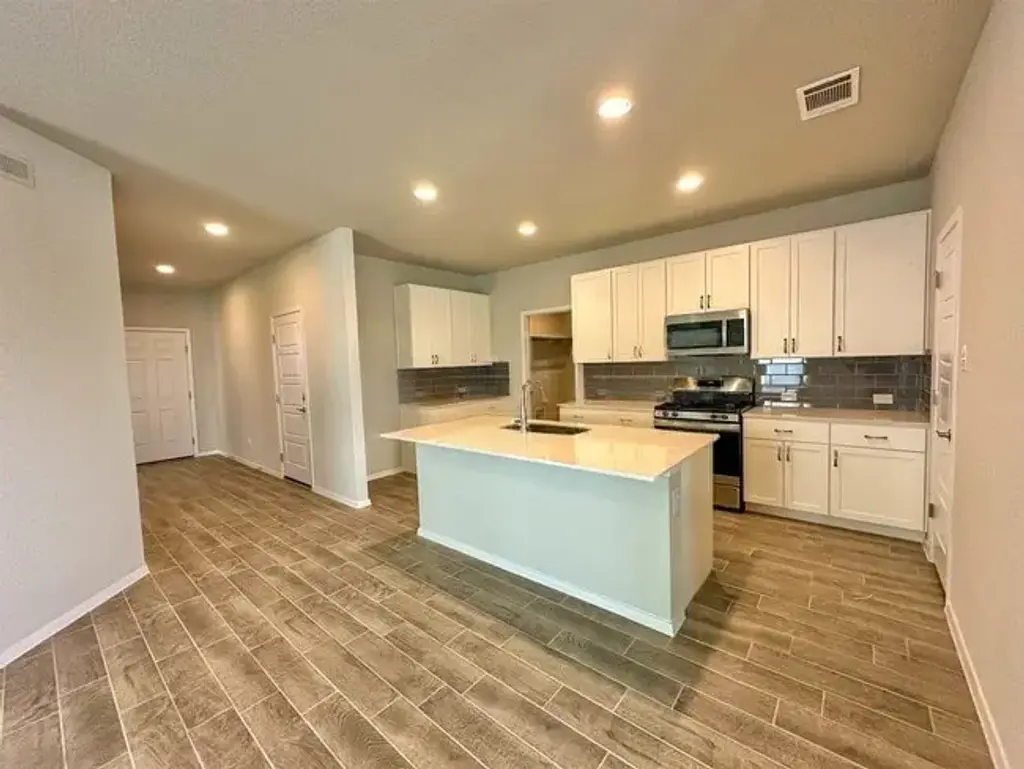 140 Keltic Drive, Kyle