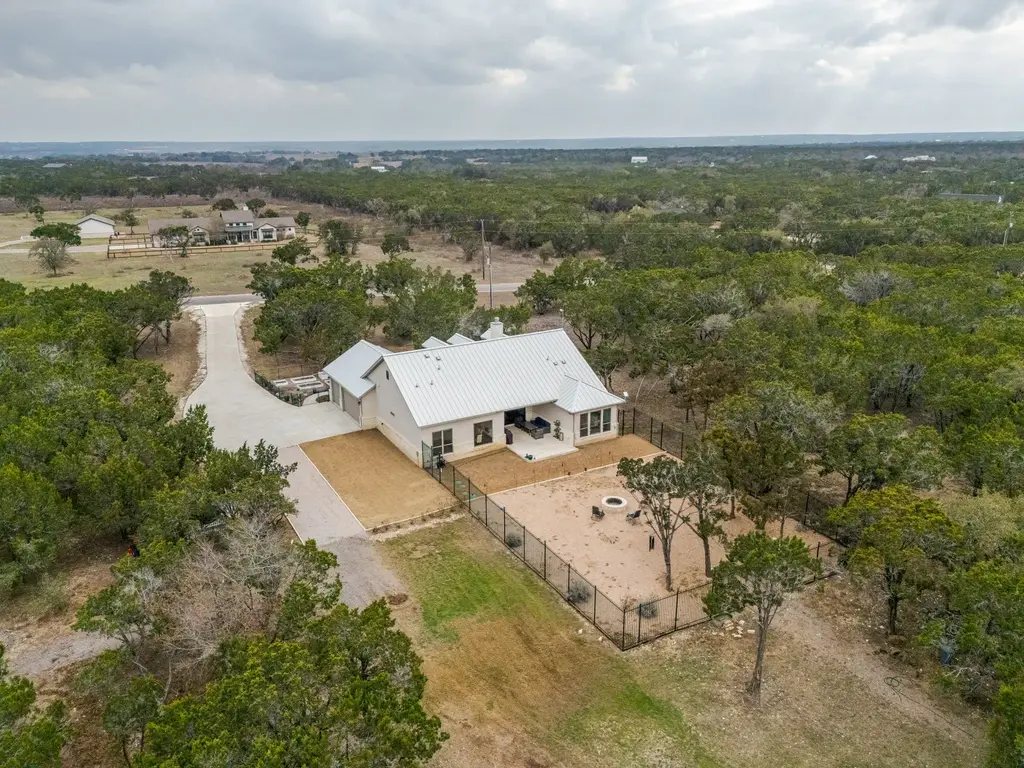 2140 Carpenter Loop, Burnet