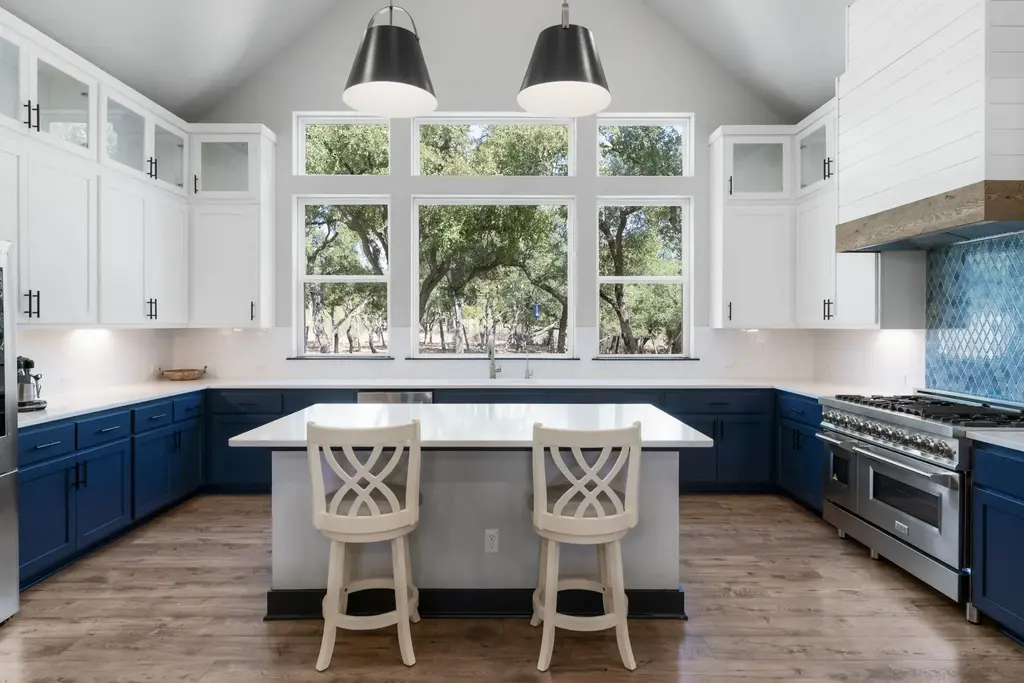 125 Brown Saddle Cove, Driftwood
